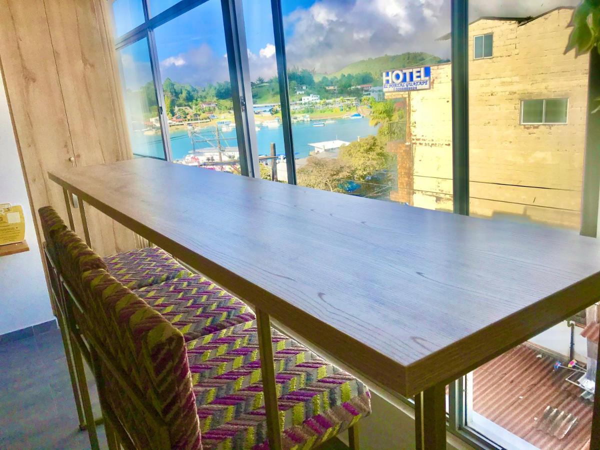 Aptos Vista Al Embalse, Frente Al Lago, Restaurantes, Bares Guatapé エクステリア 写真